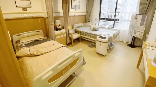 易烊千玺演唱会300万人抢7000张票专家：涉及抢票机制问题｜宅男财经
